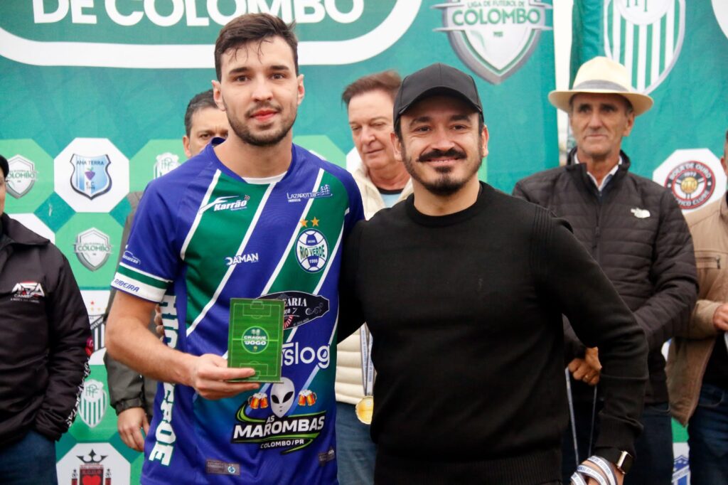 Jonathan destaque da partida e autor dos dois gols